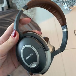 Bose headphones with everything that comes in set!